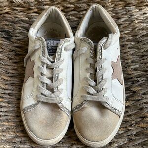 Woman’s vintage Havana sneakers
